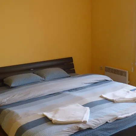 Shiroki Dol Near Borovets Holiday home