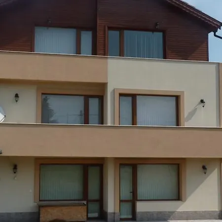 Shiroki Dol Near Borovets Holiday home