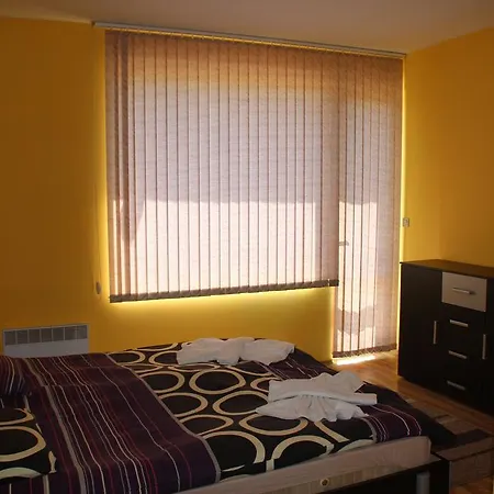 Shiroki Dol Near Borovets Holiday home *