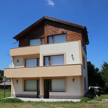 Shiroki Dol Near Borovets Belchin